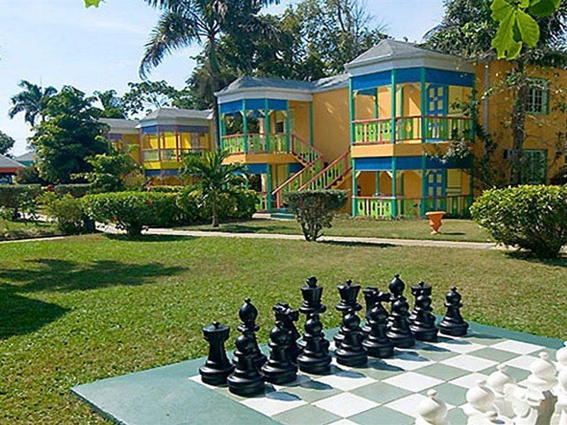 Grand Pineapple Beach Negril Hotel Exterior photo