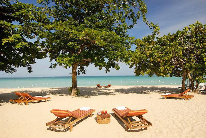 Grand Pineapple Beach Negril Hotel Exterior photo