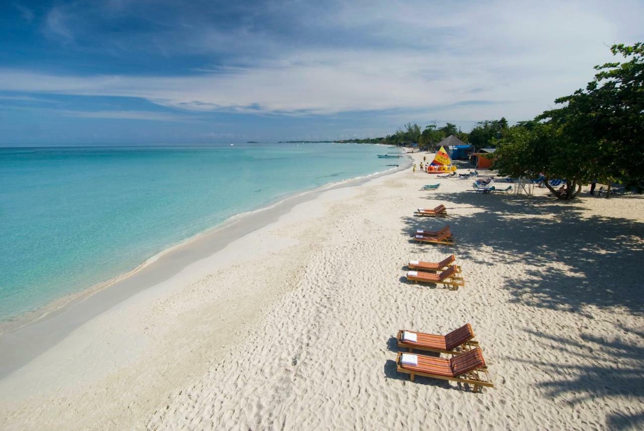 Grand Pineapple Beach Negril Hotel Exterior photo