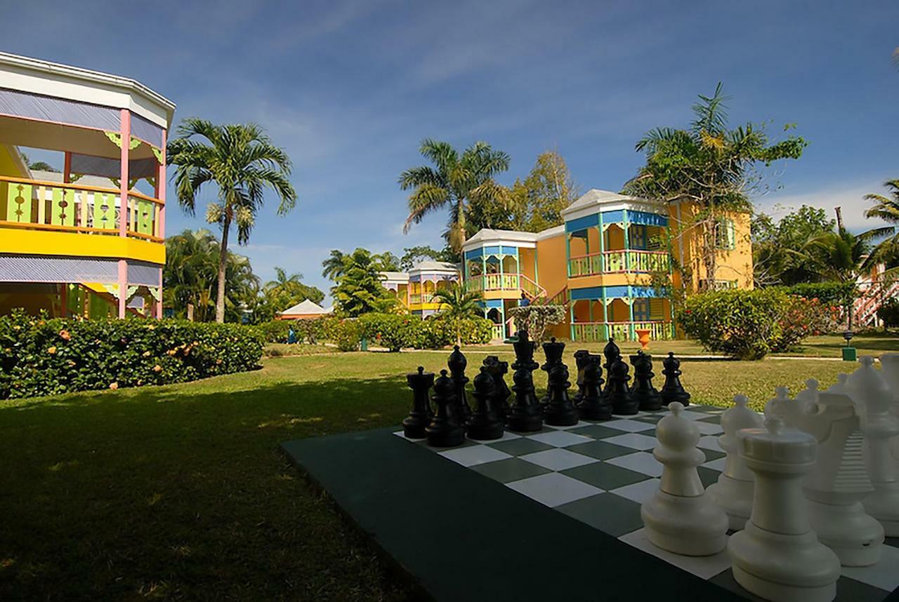 Grand Pineapple Beach Negril Hotel Exterior photo